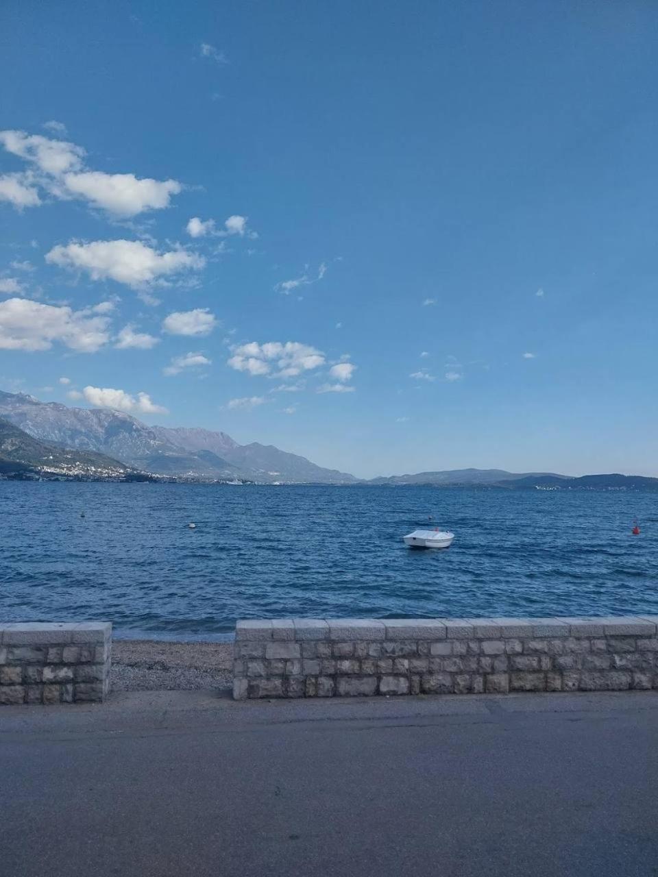 Apartments Apple Cat Montenegro Ko بِييلا المظهر الخارجي الصورة